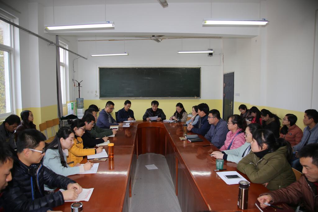 beat365在线体育官网登录入口党总支召开党员大会选举出席学校第二次党代会代表